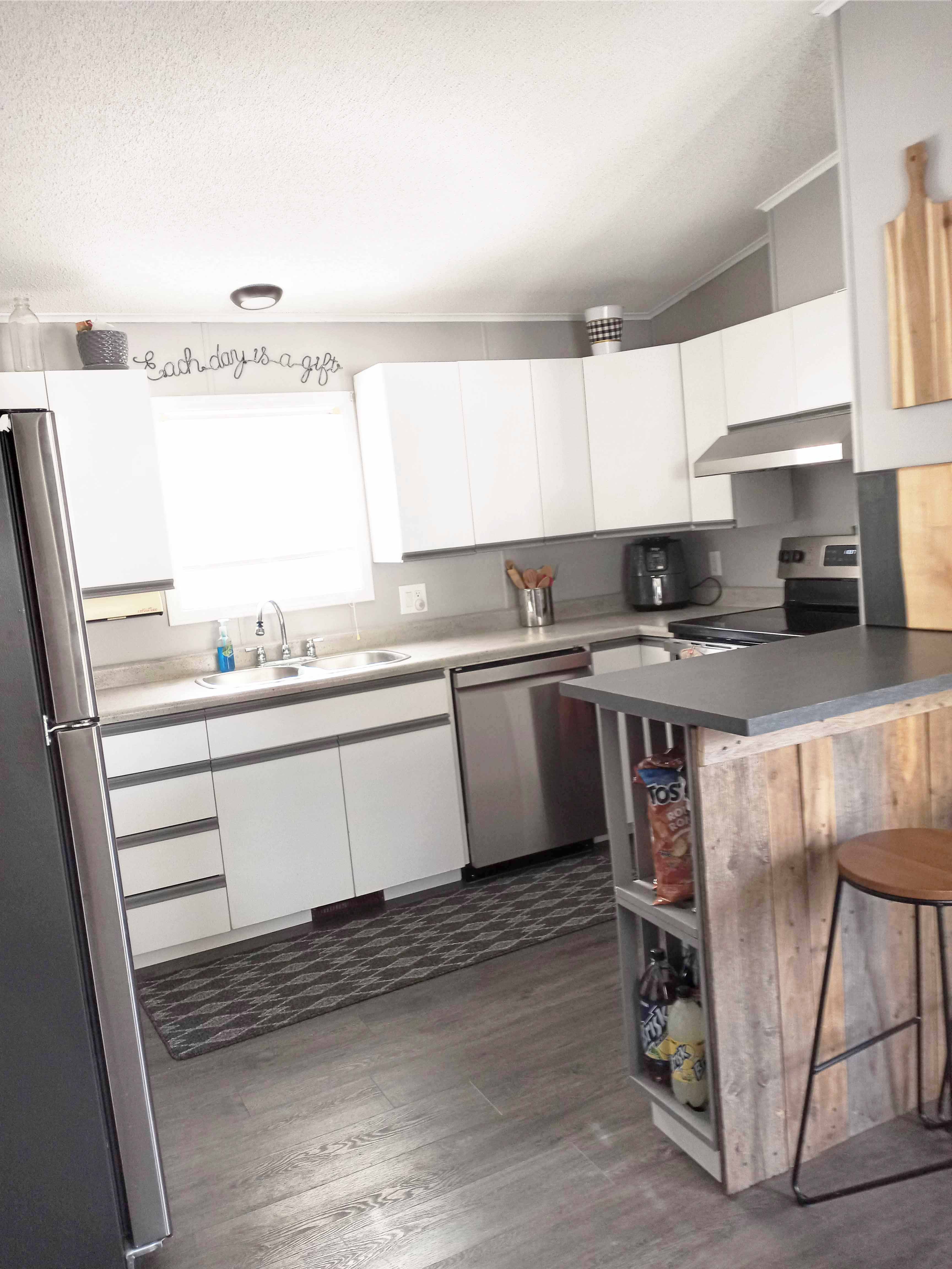 kitchen of 4174 Evergreen Terrace Silver Creek Estates