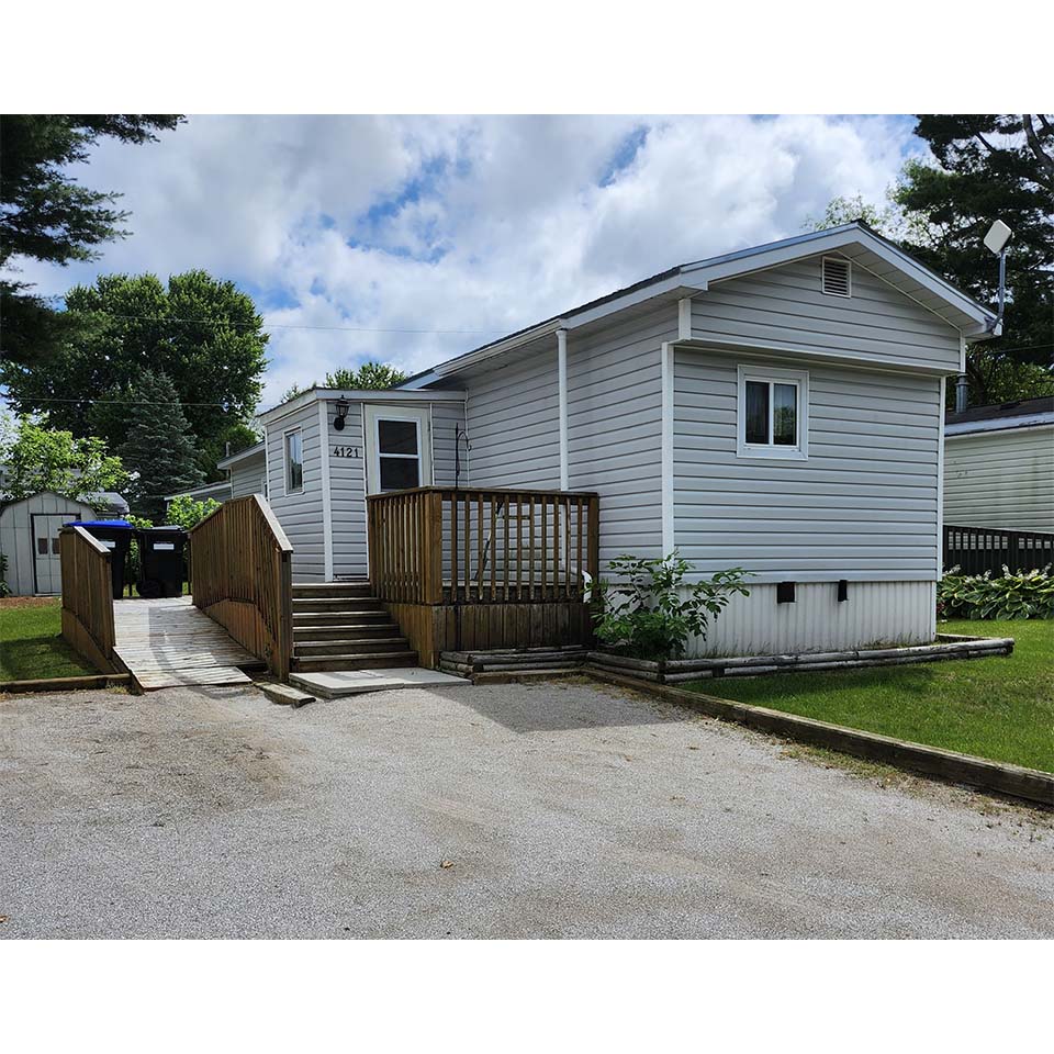 front view of 4121 Evergreen Terrace Silver Creek Estates