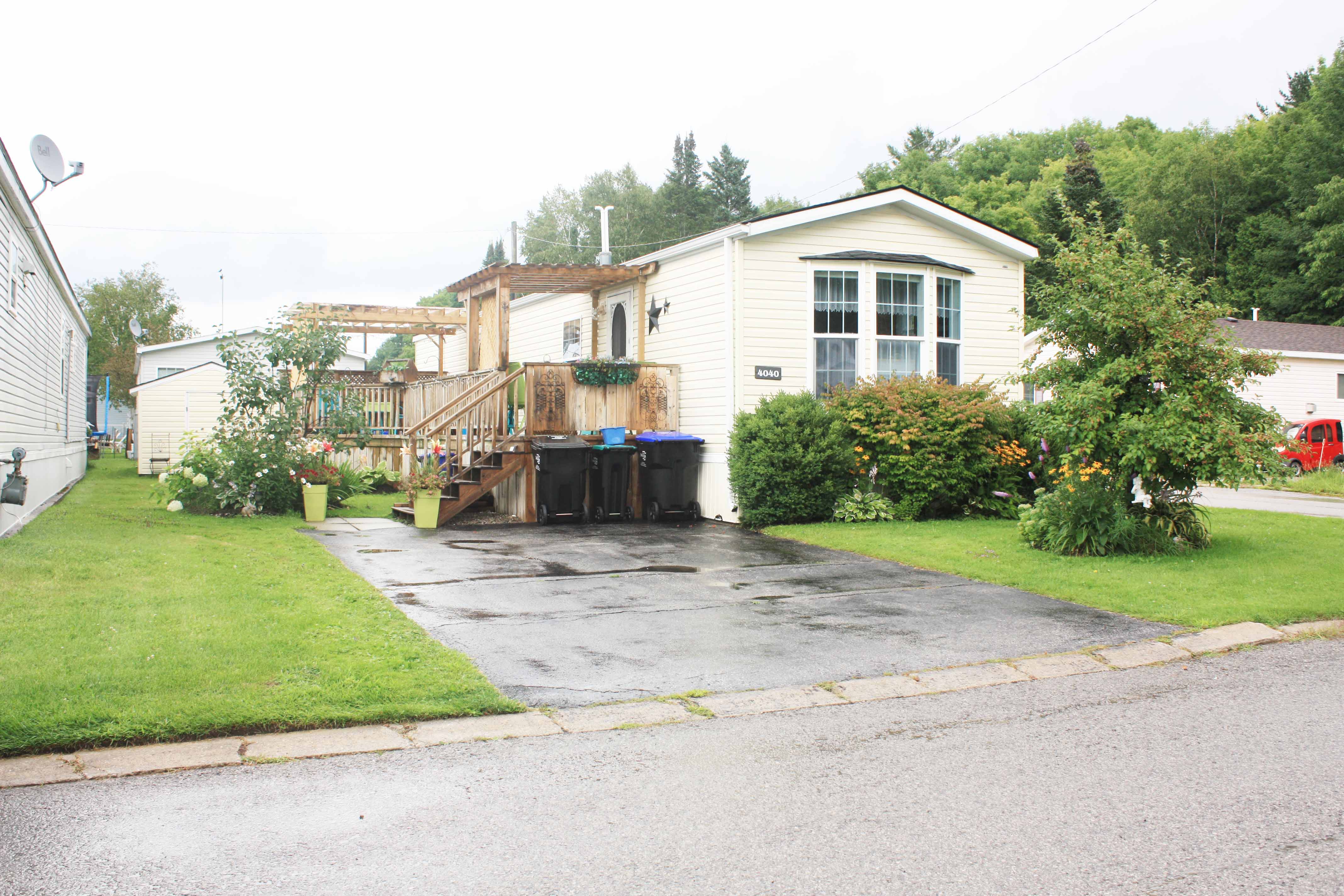 front view of 4040 Ash Crescent Silver Creek Estates